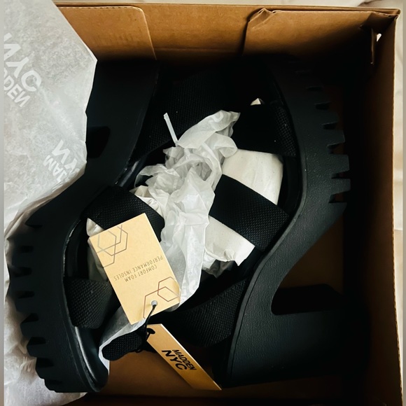 LUG WEBBED HEEL SANDAL Elegant Black Platform Sandals NYC Maden Size 8.5 NWT - Picture 9 of 10
